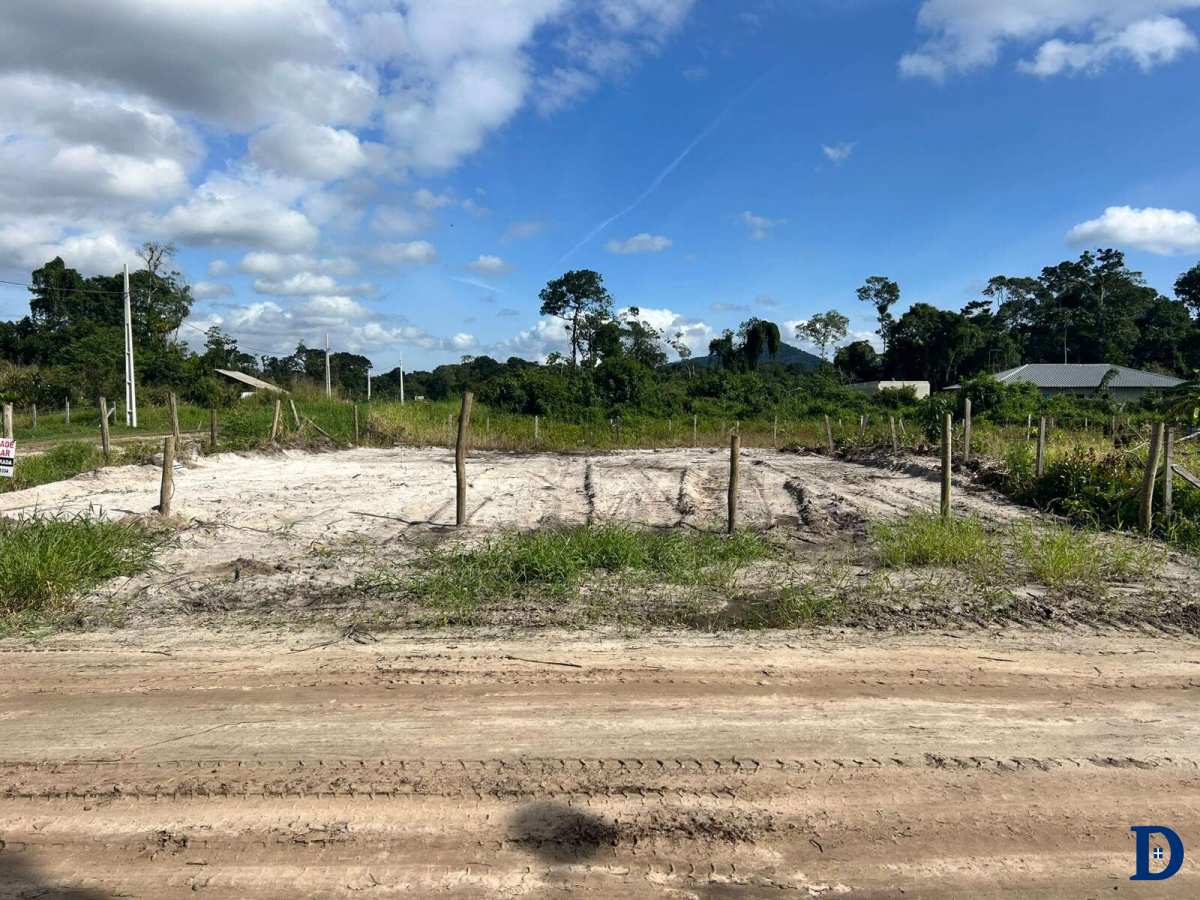 Terreno de Esquina à Venda na Praia das Palmeiras
